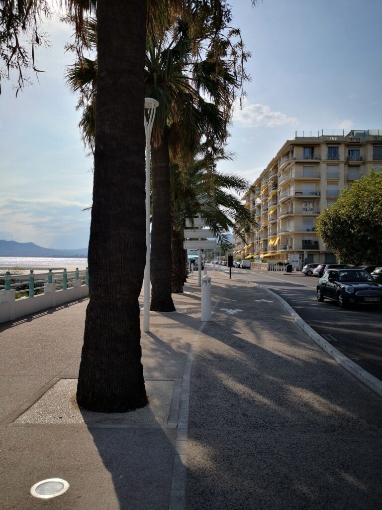 Cannes, Les Tambourines &middot; photograph 1